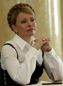 Королева поки що одягнена