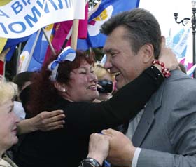 За «убєрітє єго на х...»
