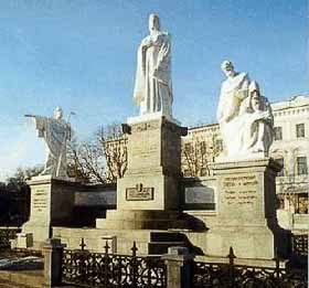Хреститель Русi та його бабуся