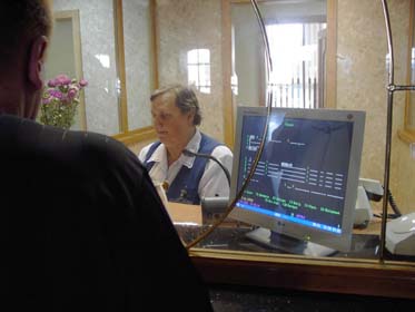 Чи є квитки — самі дивіться
