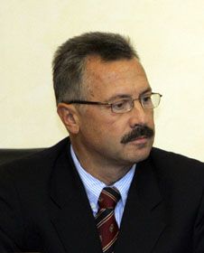 Мін'юст — парламенту, парламент —Мін'юсту