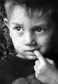 Виховував і... покалічив