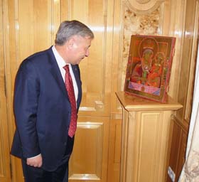 «Розкладачка Тимошенко залишається в кабінеті й досі, але я на ній не сплю. Справжній чоловік має спати вдома!»
