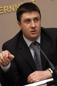 Гроші порахували і поділили
