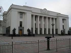 Вони прагнуть нами керувати